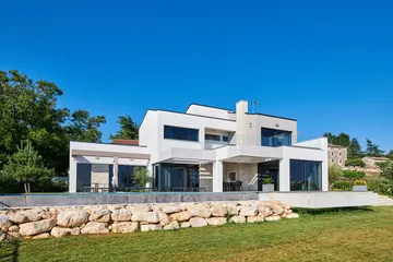 4-Bedroom Villa with Sea View in Markovac