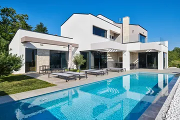 4-Bedroom Villa with Sea View in Markovac