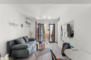 1-Bedroom Apartment in Poreč for Up to 3 Guests