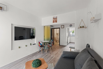 1-Bedroom Apartment in Poreč for Up to 3 Guests