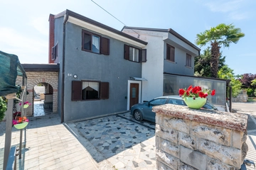 1-Bedroom Apartment in Poreč for Up to 3 Guests