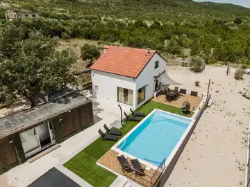 3-Bedroom Holiday House in Gaćelezi for 6