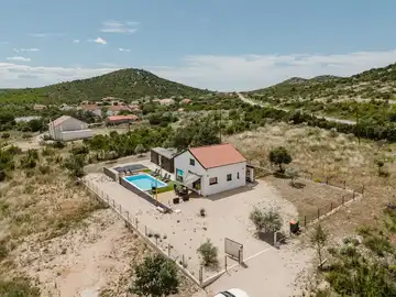 3-Bedroom Holiday House in Gaćelezi for 6