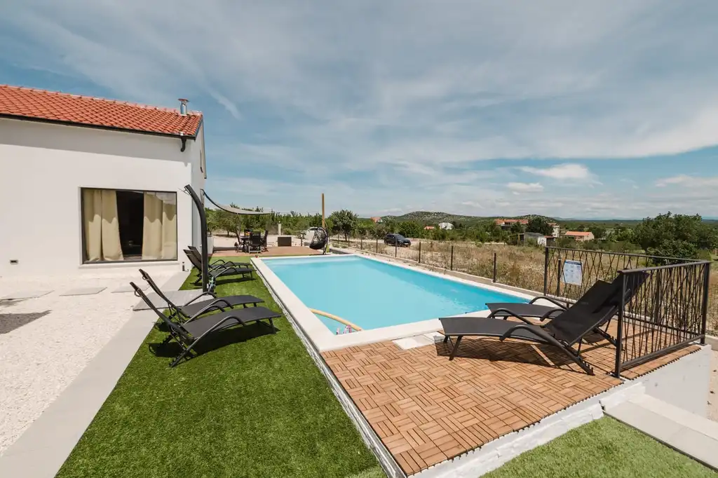 3-Bedroom Holiday House in Gaćelezi for 6