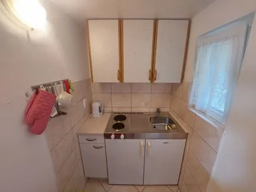 Primošten Studio Apartment for 2 with Parking