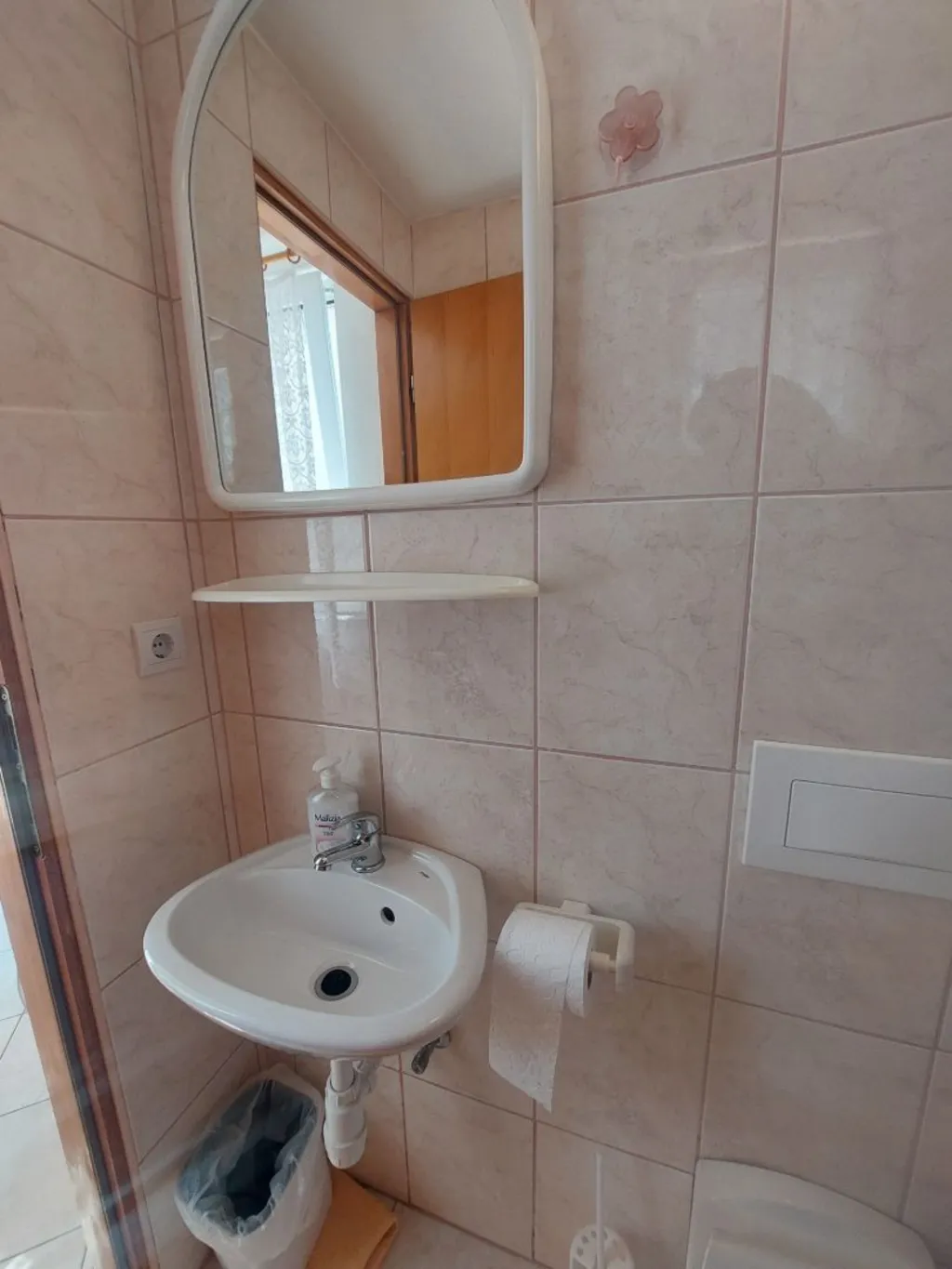 Primošten Studio Apartment for 2 with Parking
