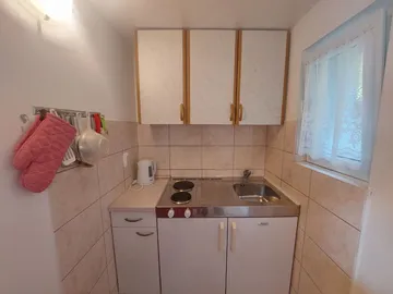 Primošten Studio Apartment for 2 with Parking