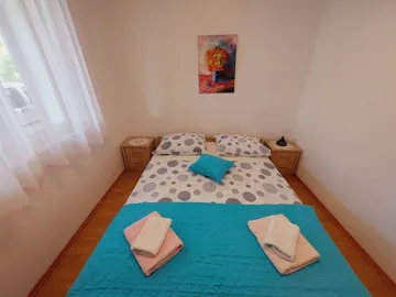 2-Bedroom Apartment in Primošten with Parking