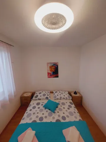 2-Bedroom Apartment in Primošten with Parking