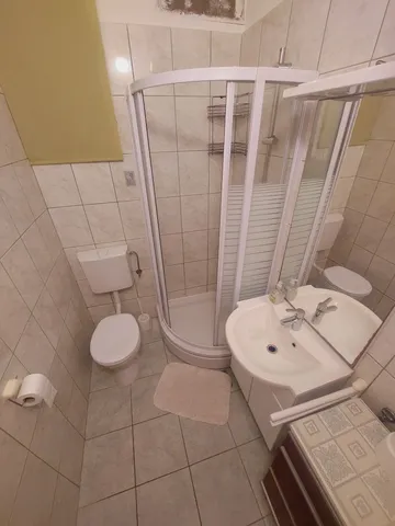 2-Bedroom Apartment in Primošten with Parking