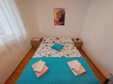 2-Bedroom Apartment in Primošten with Parking