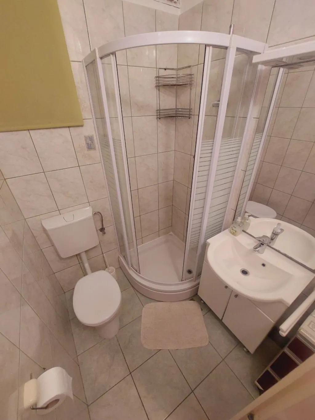 2-Bedroom Apartment in Primošten with Parking