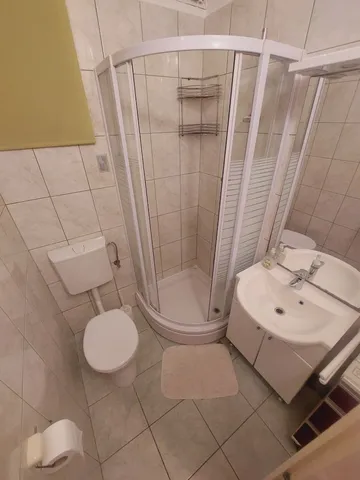 2-Bedroom Apartment in Primošten with Parking