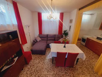 2-Bedroom Apartment in Primošten with Parking