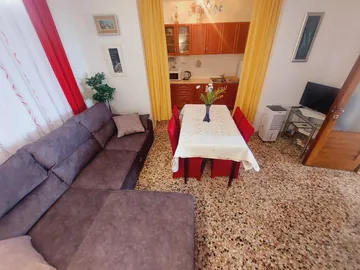 2-Bedroom Apartment in Primošten with Parking