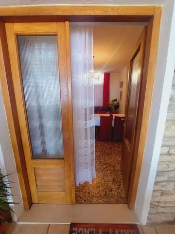 2-Bedroom Apartment in Primošten with Parking