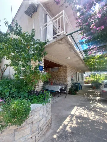 2-Bedroom Apartment in Primošten with Parking