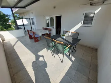 2-Bedroom Apartment in Primošten for 4 Guests