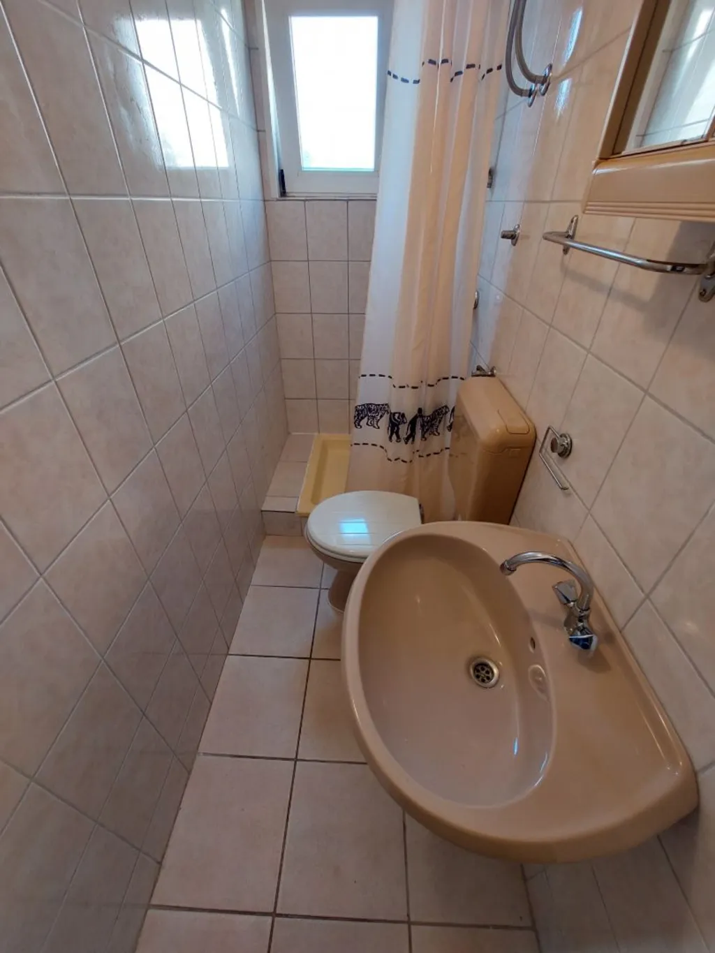 2-Bedroom Apartment in Primošten for 4 Guests