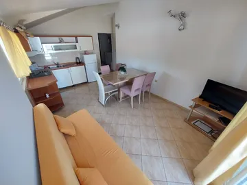 Two-Bedroom Apartment in Primošten for 4