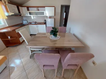 Two-Bedroom Apartment in Primošten for 4