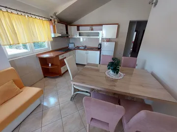 Two-Bedroom Apartment in Primošten for 4