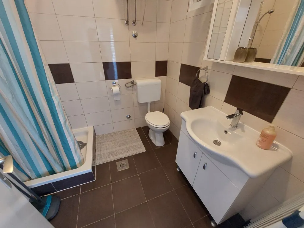 Srima Vodice 2-Bedroom Apartment for 4 Guests