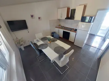 Srima Vodice 2-Bedroom Apartment for 4 Guests
