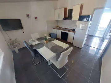 Srima Vodice 2-Bedroom Apartment for 4 Guests