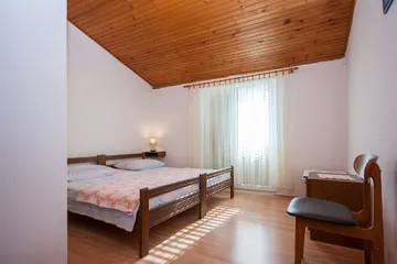 4-Bedroom Apartment in Brodarica for 8 Guests