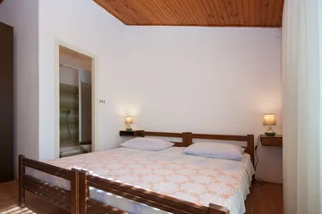 4-Bedroom Apartment in Brodarica for 8 Guests