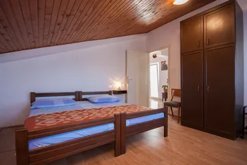 4-Bedroom Apartment in Brodarica for 8 Guests