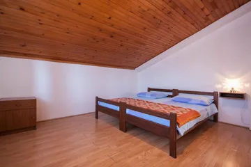 4-Bedroom Apartment in Brodarica for 8 Guests