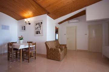 4-Bedroom Apartment in Brodarica for 8 Guests