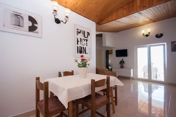 4-Bedroom Apartment in Brodarica for 8 Guests