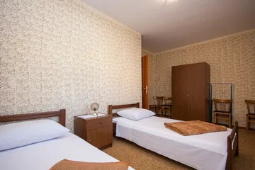 Spacious 5-Bedroom Apartment in Brodarica