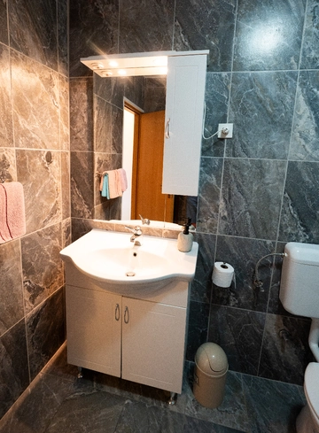 2-Bedroom Apartment in Vodice (Up to 6 Guests)