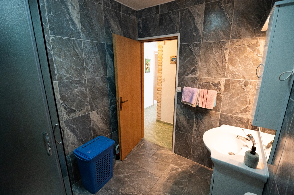 2-Bedroom Apartment in Vodice (Up to 6 Guests)