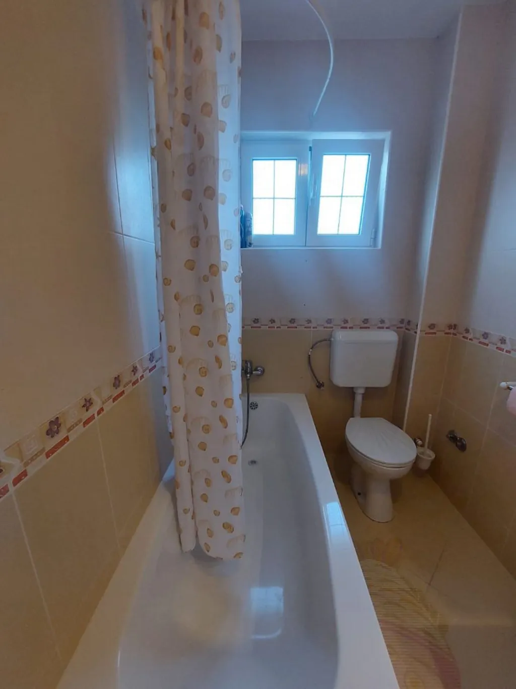 Vodice Two-Bedroom Apartment for 4 Guests with Parking