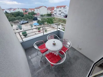 Vodice Two-Bedroom Apartment for 4 Guests with Parking