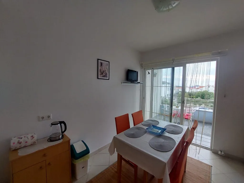 Vodice Two-Bedroom Apartment for 4 Guests with Parking