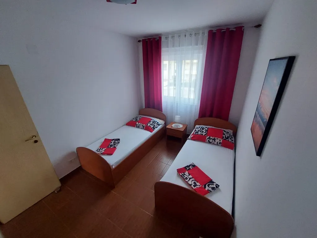 Vodice Two-Bedroom Apartment for 4 Guests with Parking