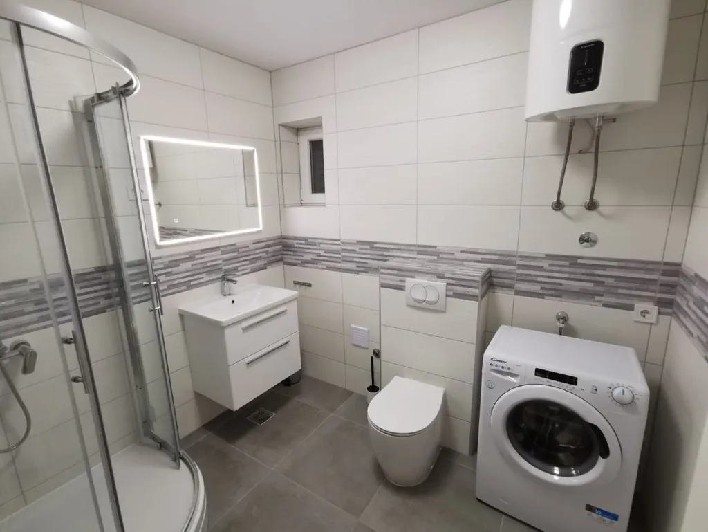 Two-Bedroom Apartment in Šibenik (Sleeps 4)