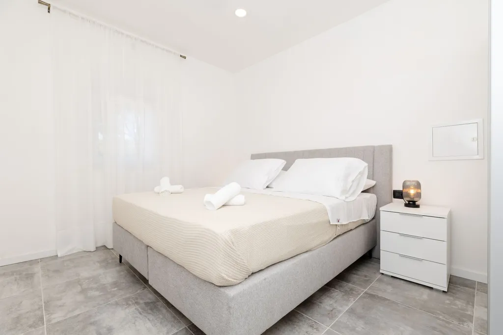 One-Bedroom Apartment in Mali Lošinj for 3-4 Guests