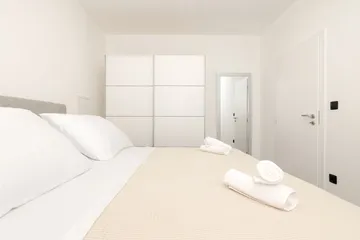 One-Bedroom Apartment in Mali Lošinj for 3-4 Guests