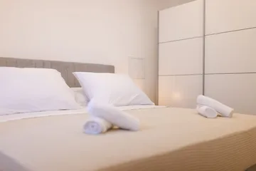 One-Bedroom Apartment in Mali Lošinj for 3-4 Guests