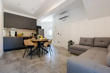 One-Bedroom Apartment in Mali Lošinj for 3-4 Guests