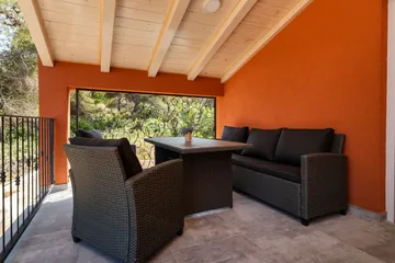 One-Bedroom Apartment in Mali Lošinj with Balcony