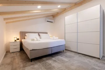 One-Bedroom Apartment in Mali Lošinj with Balcony