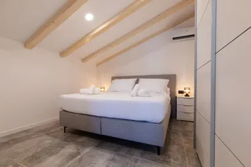 One-Bedroom Apartment in Mali Lošinj with Balcony